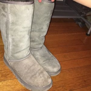 Grey uggs